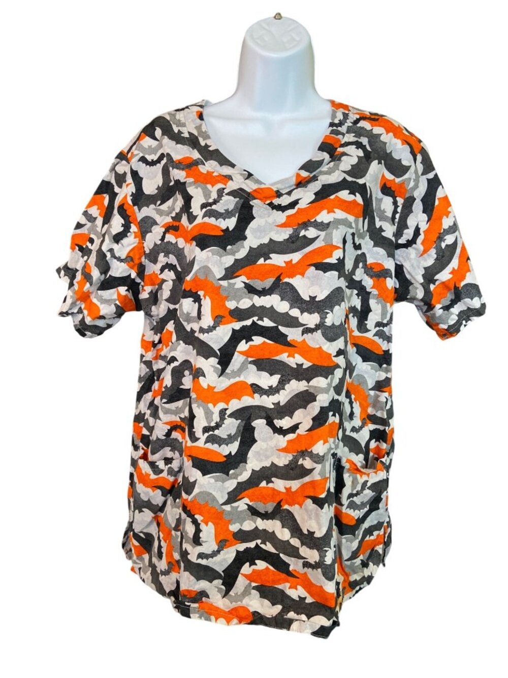 W's Wear Halloween Scrub Top XL Bats Orange Black Y2K Spooky Nurse Medical